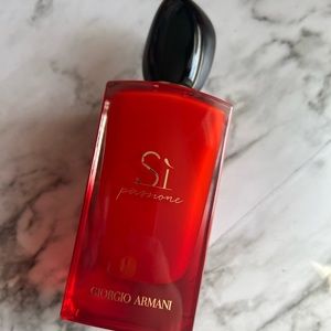 Si Passione Intense perfume